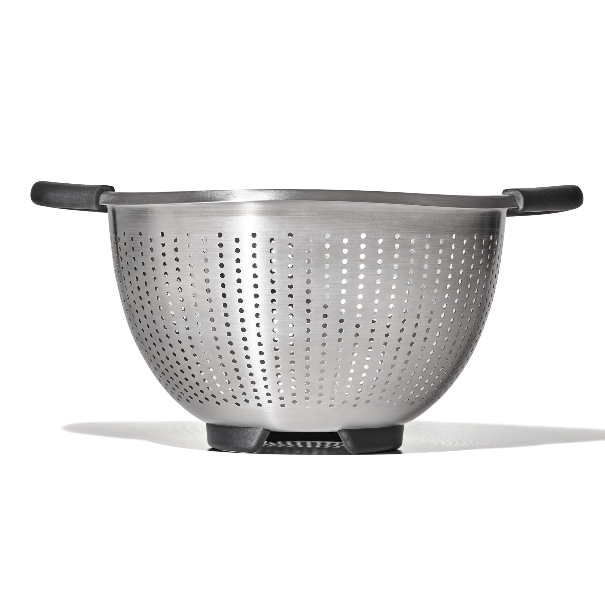 https://www.oxouk.com/wp-content/uploads/GG_11330800_StainlessSteelColander3qt_PDP_01-scaled.jpg